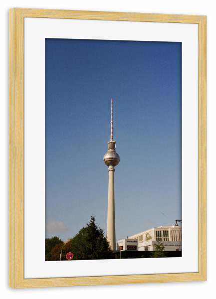 Poster mit Rahmen kiefer "Fernsehturm Berlin" artboxONE - Städte,Städte / Berlin,Reise,Architektur