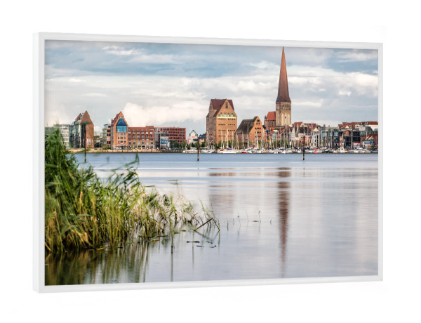 Poster mit weißem Rahmen "Blick über die Warnow auf Rostock" artboxONE - Städte,Natur,Reise,Architektur
