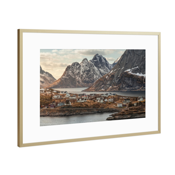 Poster mit Rahmen Gold "Lofoten Settlement" artboxONE - Natur,Reise