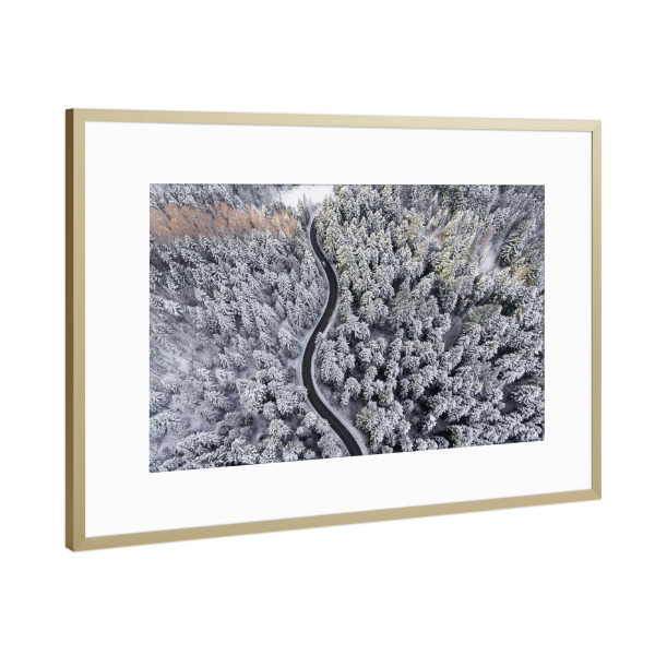 Poster mit Rahmen Gold "Winter road" artboxONE - Natur,Reise,Abstrakt,Automobile