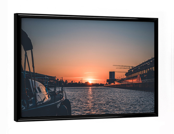 Poster mit schwarzem Rahmen "Sonnenuntergang im Hafen" artboxONE - Natur,Reise,Reise / Strand und Meer