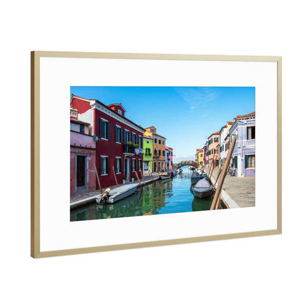 Poster mit Rahmen Gold "Bunte Gebäude auf Burano" artboxONE - Städte,Reise,Architektur,Städte / Venedig