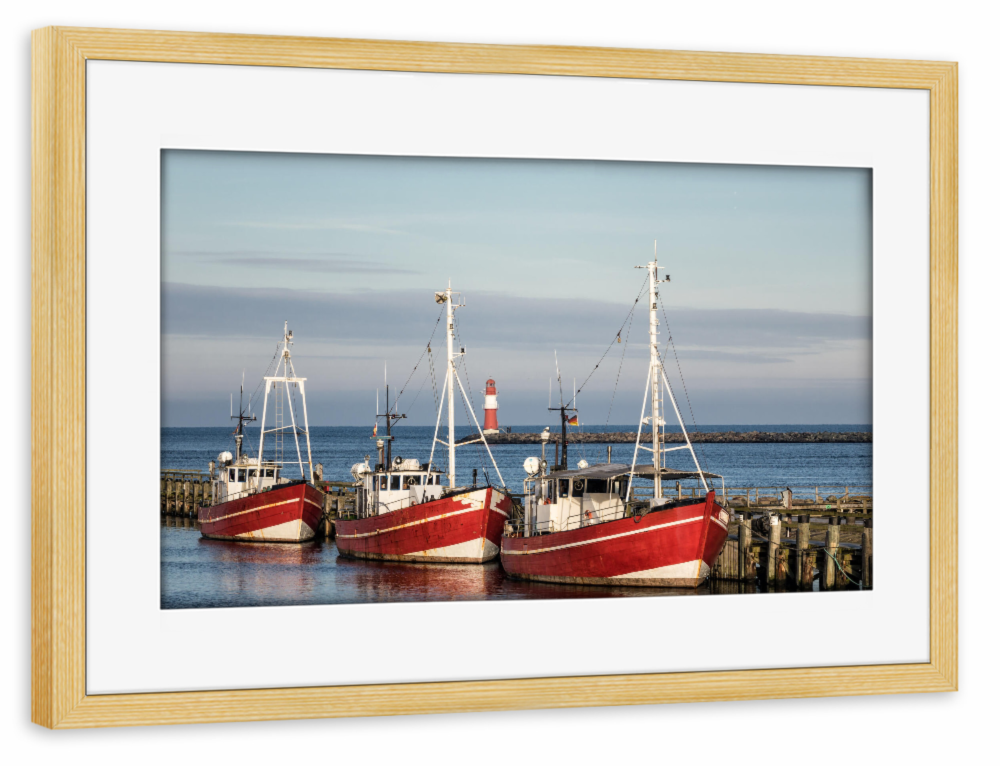 Poster mit Rahmen kiefer "Fischerboote und Mole" artboxONE - Reise / Strand und Meer
