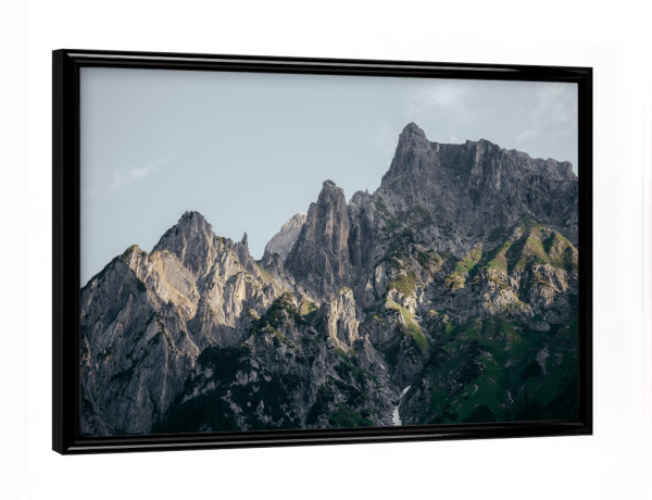 Poster mit schwarzem Rahmen "Schöne Berglandschaft" artboxONE - Natur