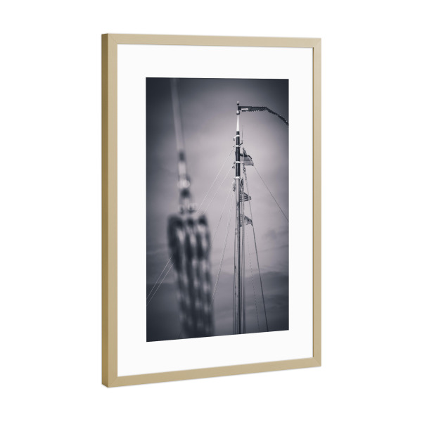 Poster mit Rahmen Gold "Segelmast" artboxONE - Reise,Schwarzweiß,Reise / Strand und Meer