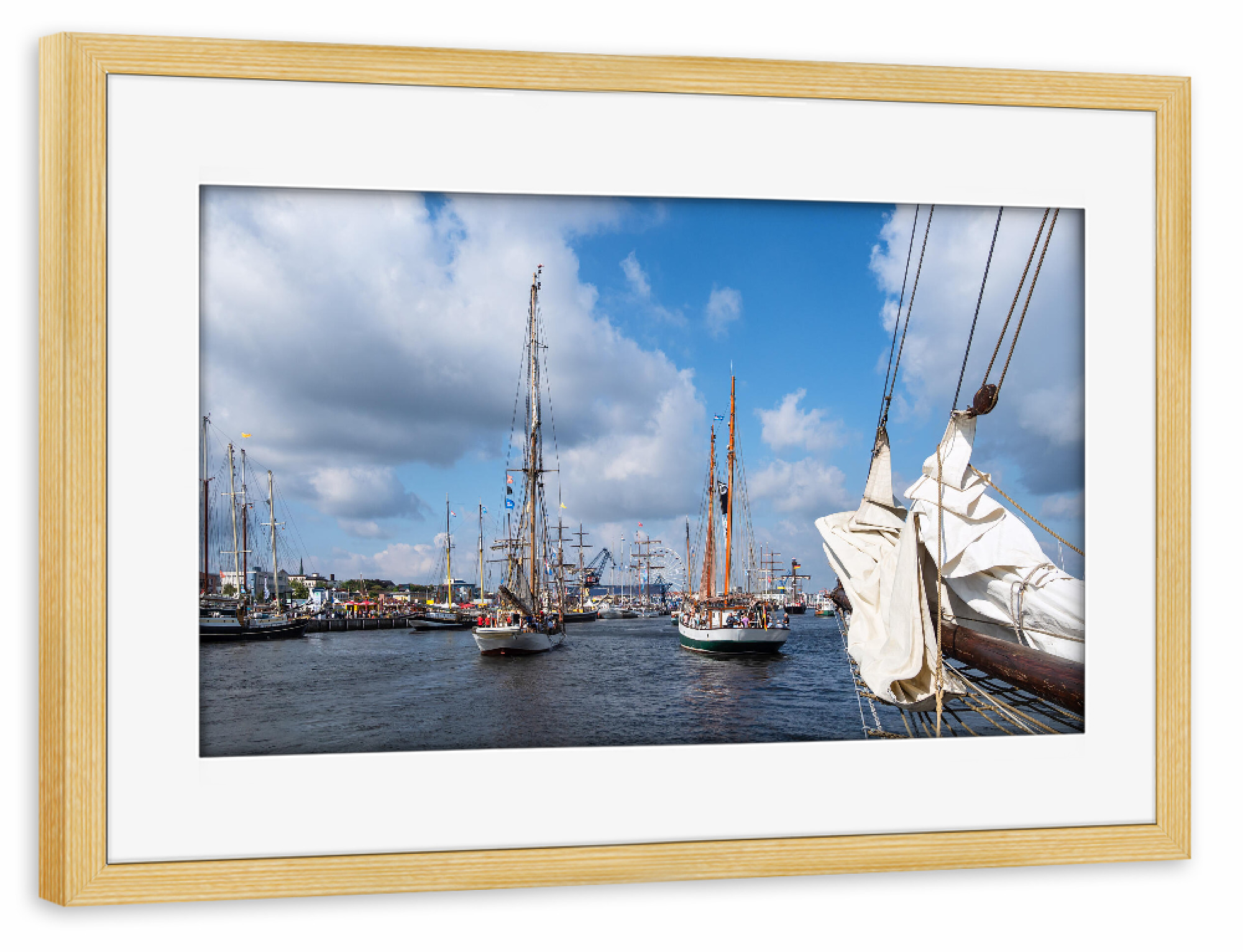 Poster mit Rahmen kiefer "Segelschiffe auf der Hanse Sail" artboxONE - Reise,Reise / Strand und Meer,Städte / Weitere