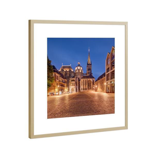 Poster mit Rahmen Gold "Aachener Dom bei Nacht" artboxONE - Städte,Reise,Architektur,Reise / Länder