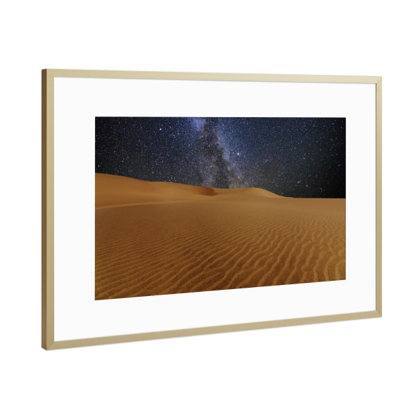 Poster mit Rahmen Gold "Wüste unter dem Sternenhimmel" artboxONE - Natur,Reise,Reise / Länder,Galaxy