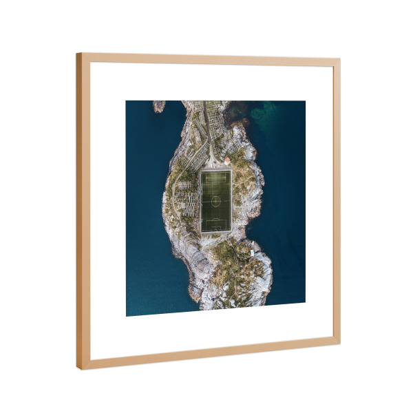 Poster mit Rahmen Kupfer "Fußballfeld in Norwegen" artboxONE - Natur,Reise,Reise / Strand und Meer,Reise / Länder,Sport / Fußball