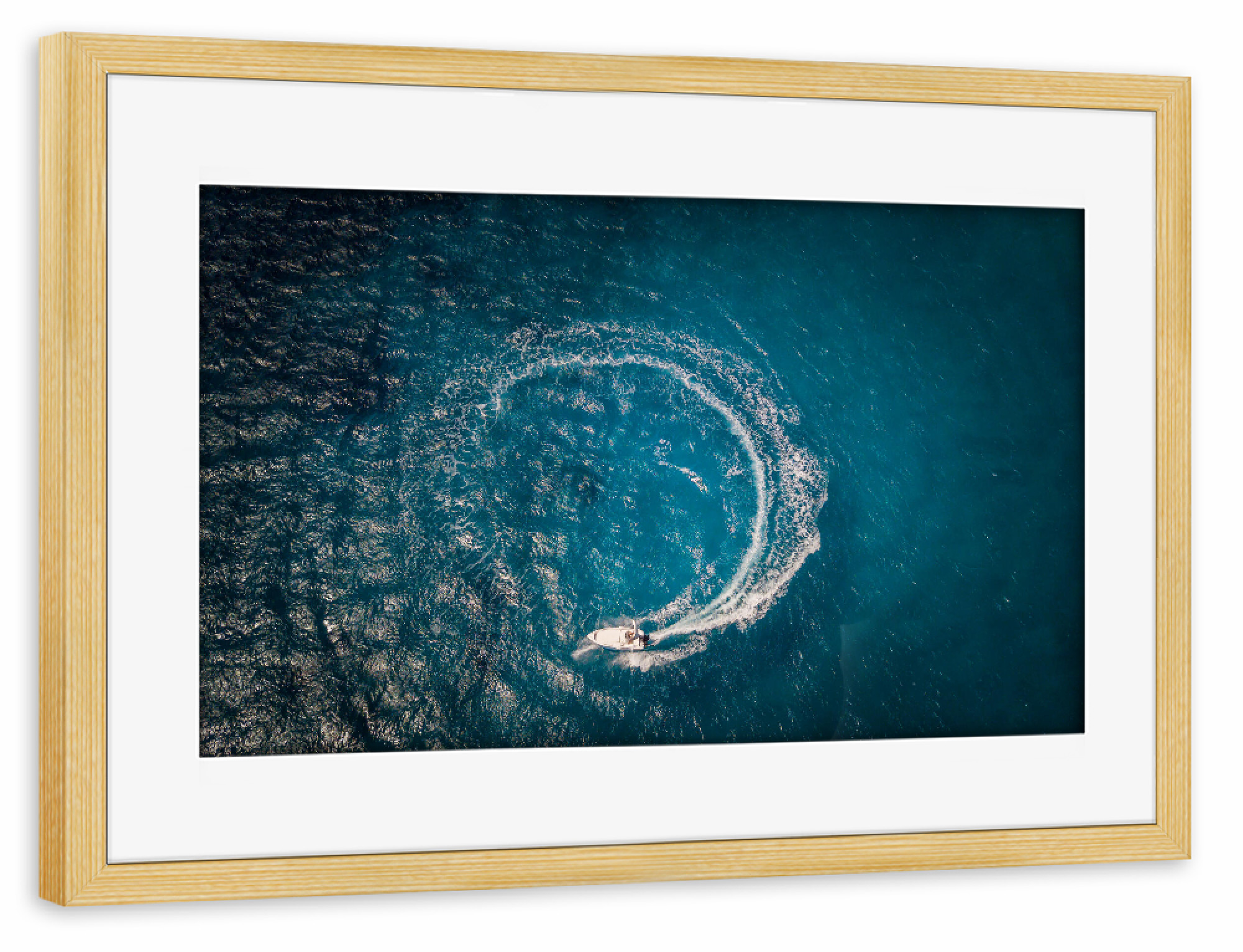 Poster mit Rahmen kiefer "Speed boat in circle motion" artboxONE - Natur,Reise,Reise / Strand und Meer