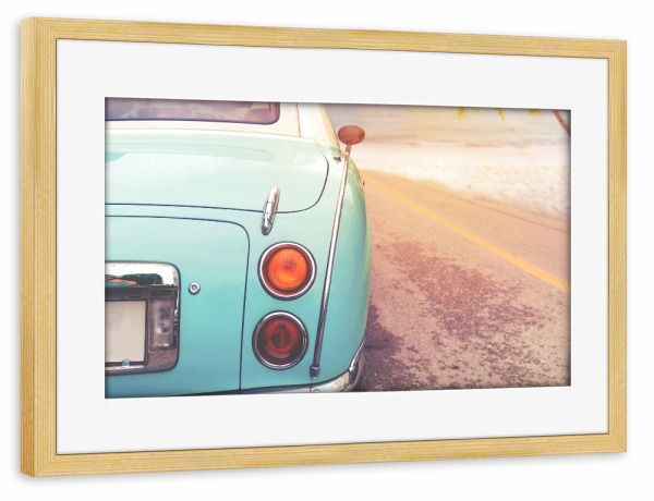 Poster mit Rahmen kiefer "Vintage car at the beach" artboxONE - Natur,Reise,Reise / Strand und Meer,Automobile