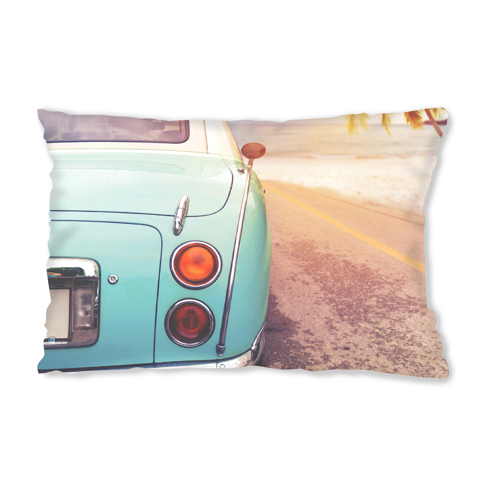 Design-Kissen "Vintage car at the beach" artboxONE - Natur,Reise,Reise / Strand und Meer,Automobile
