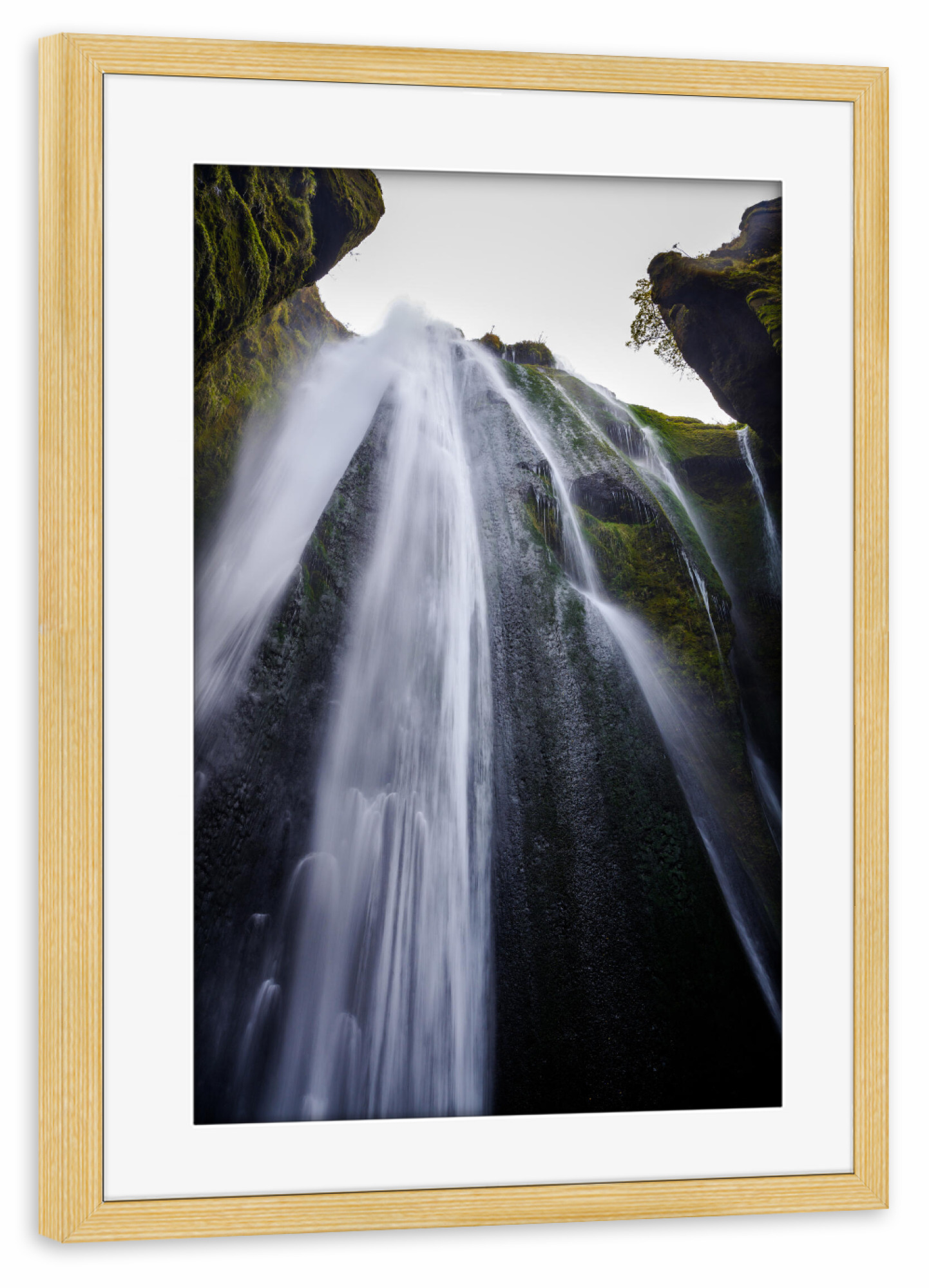 Poster mit Rahmen kiefer "Gljúfrabúi waterfall" artboxONE - Natur,Reise