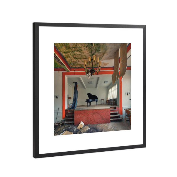 Poster mit Rahmen Schwarz (Metallic) "The Forgotten Piano" artboxONE - Architektur,Musik