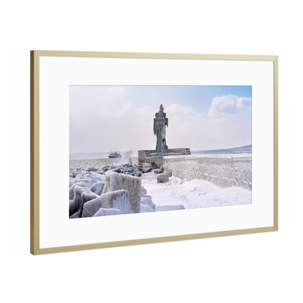 Poster mit Rahmen Gold "Mole von Sassnitz im Winter" artboxONE - Natur,Reise,Architektur,Reise / Strand und Meer