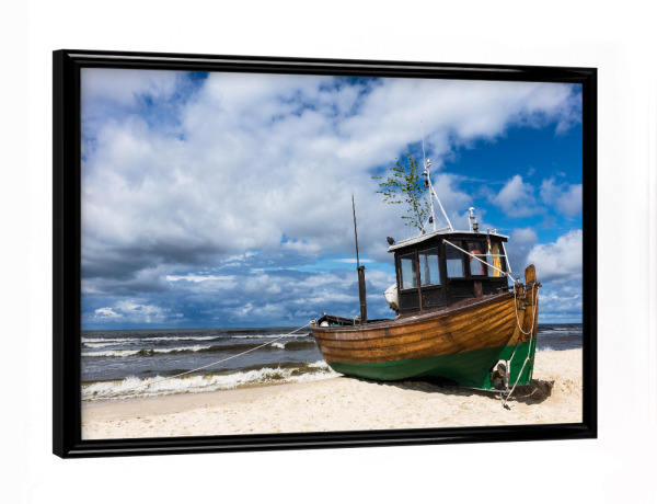 Poster mit schwarzem Rahmen "Fischerboot am Strand" artboxONE - Natur,Reise / Strand und Meer