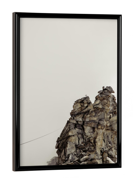 Poster mit schwarzem Rahmen "Gipfelstürmer" artboxONE - Natur,Reise - Gipfel,Wolken,Natur,Weite,Freiheit,Cross,Kreuz,Berg,Mountains,Sky,Himmel
