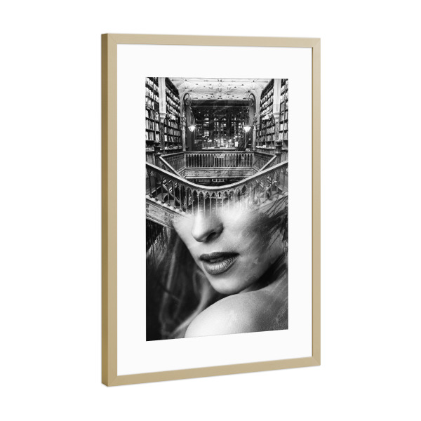 Poster mit Rahmen Gold "Girl in the library" artboxONE - Menschen,Schwarzweiß,Architektur
