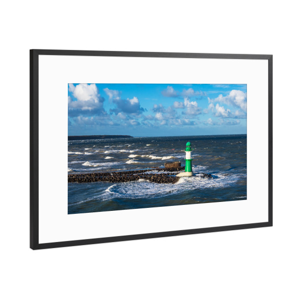 Poster mit Rahmen Schwarz (Metallic) "Die Mole in Warnemünde" artboxONE - Natur,Reise,Architektur,Reise / Strand und Meer