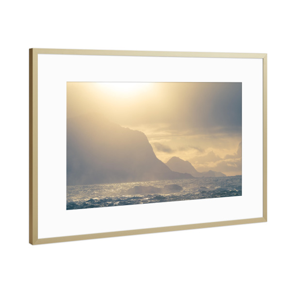 Poster mit Rahmen Gold "Arctic Seacoast" artboxONE - Natur