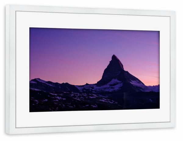 Poster mit Rahmen weiß "Matterhorn silhouette at dusk" artboxONE - Natur,Reise