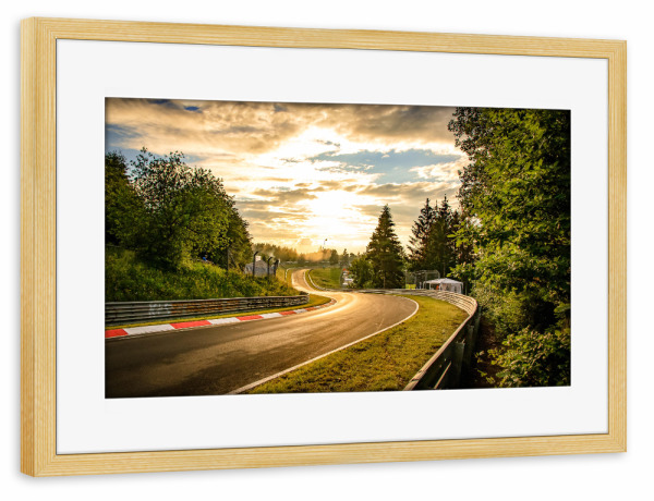 Poster mit Rahmen kiefer "Sonnenuntergang an der Rennstrecke" artboxONE - Natur,Reise,Sport / Motorsport