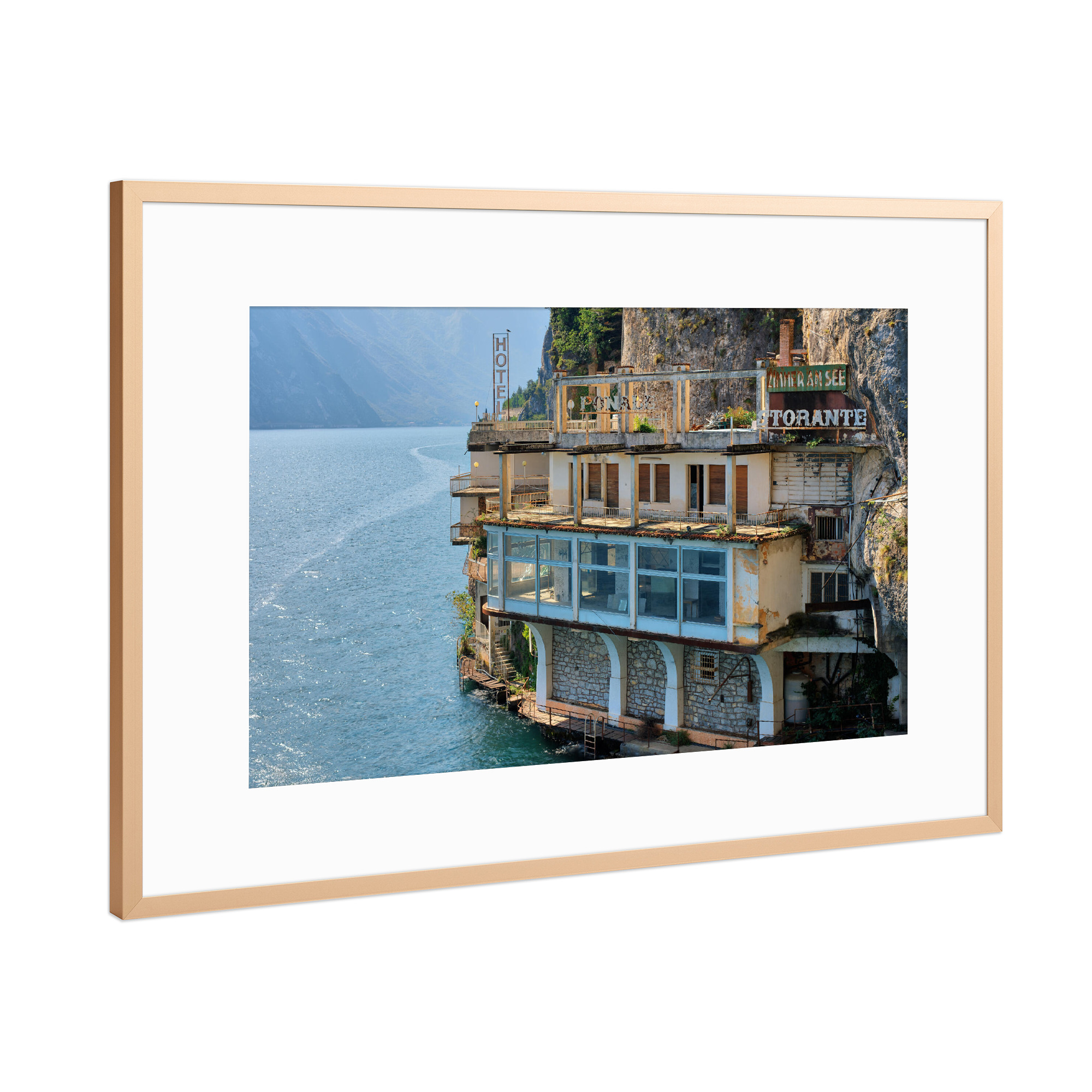Poster mit Rahmen Kupfer "Lake Hotel" artboxONE - Städte,Architektur,Reise / Strand und Meer