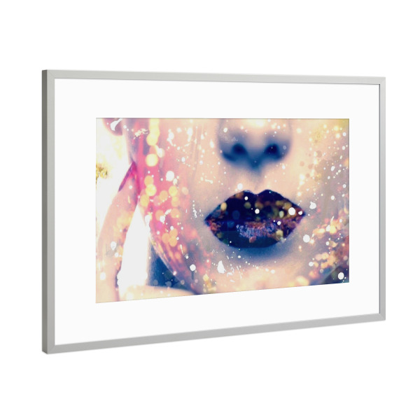Poster mit Rahmen Silber "Dark Lips" artboxONE - Menschen - Lips,Lippen,Sinnlich,Männtertraum,Frauen,Gesicht,Mund,Mounth,Female,Woman,Frau,Sexual