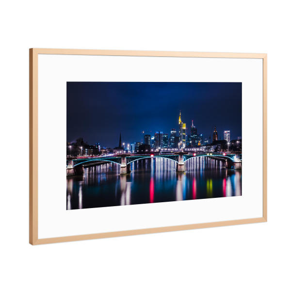 Poster mit Rahmen Kupfer "Frankfurt Skyline bei Nacht" artboxONE - Städte,Städte / Frankfurt