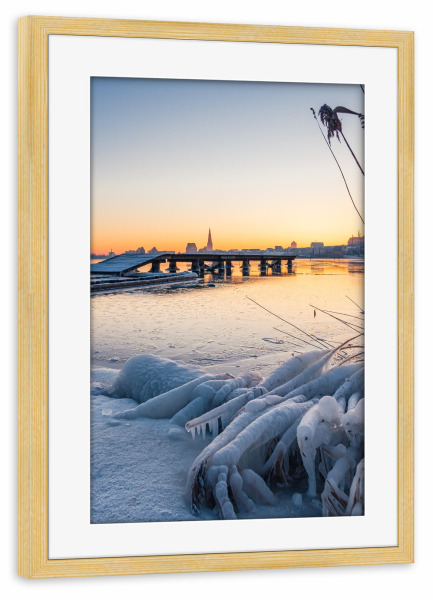 Poster mit Rahmen kiefer "Stadt Rostock im Winter" artboxONE - Natur,Reise,Architektur,Städte / Weitere