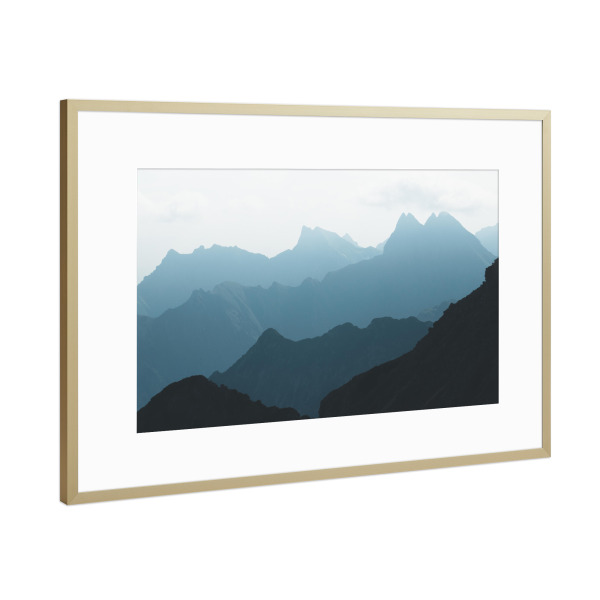 Poster mit Rahmen Gold "Silhouette der blauen Berge" artboxONE - Natur,Reise,Abstrakt,Reise / Länder