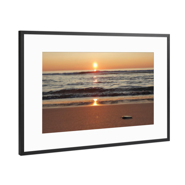 Poster mit Rahmen Schwarz (Metallic) "Sunset by Lina" artboxONE - Natur,Reise,Reise / Strand und Meer,Reise / Länder