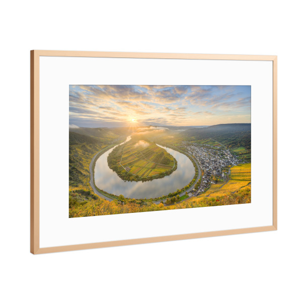 Poster mit Rahmen Kupfer "Moselschleife in Bremm" artboxONE - Natur,Reise