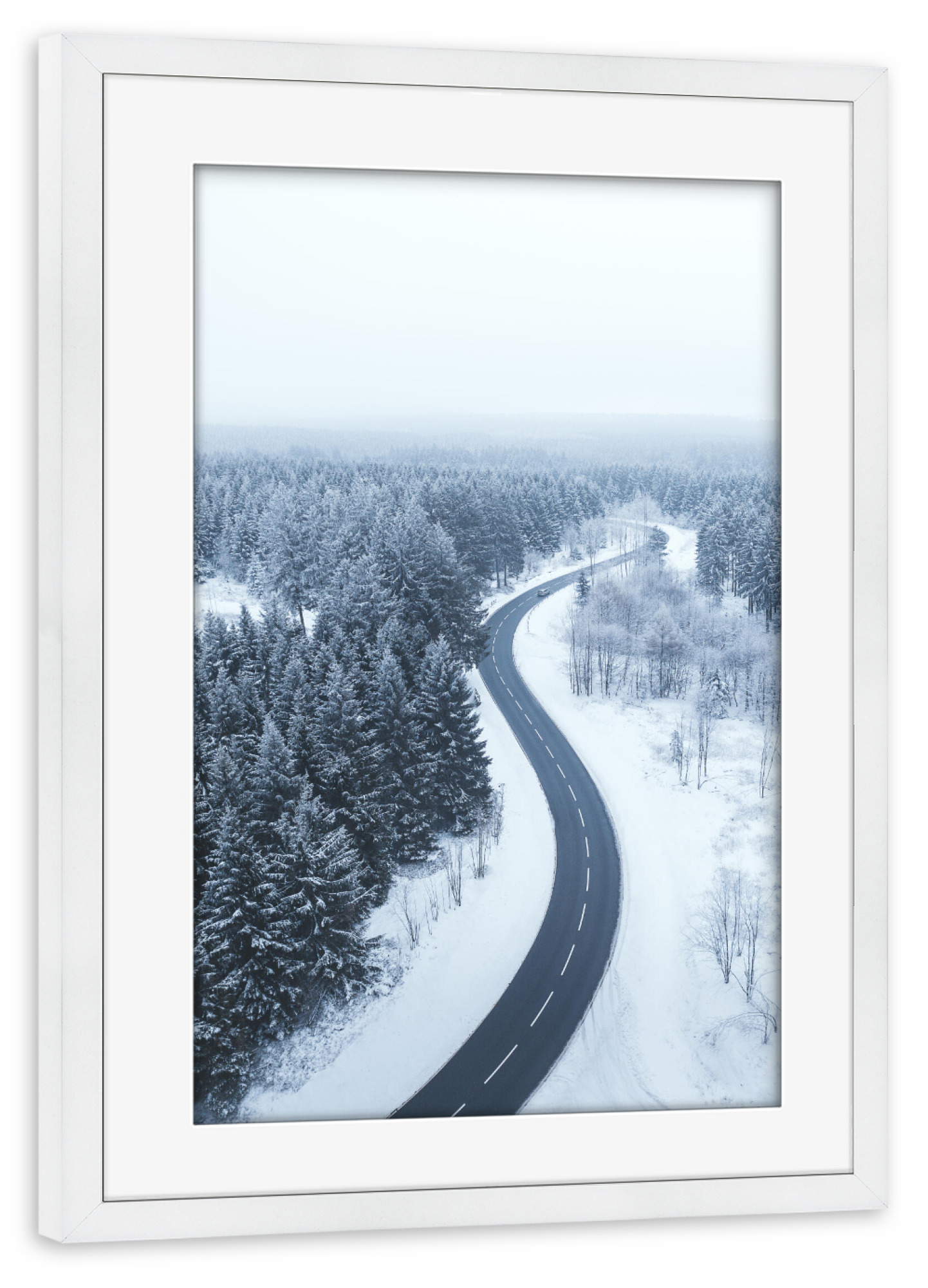 Poster mit Rahmen weiß "Verschneite Straße im Harz" artboxONE - Natur,Reise,Weihnachten