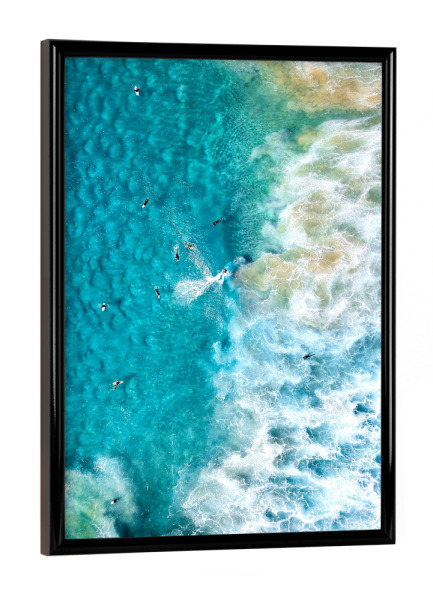 Poster mit schwarzem Rahmen "Gruppe von Surfern im Meer" artboxONE - Natur,Reise / Strand und Meer