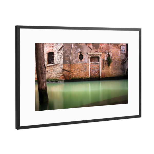 Poster mit Rahmen Schwarz (Metallic) "Grüne Lagune" artboxONE - Reise,Architektur