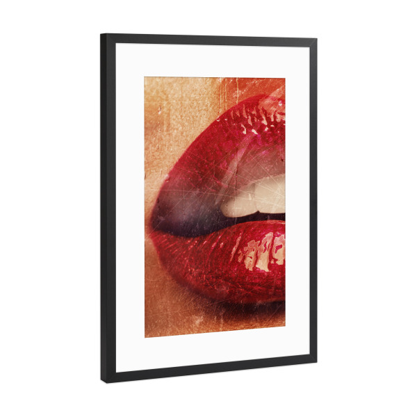 Poster mit Rahmen Schwarz (Metallic) "Red lips close up" artboxONE - Menschen