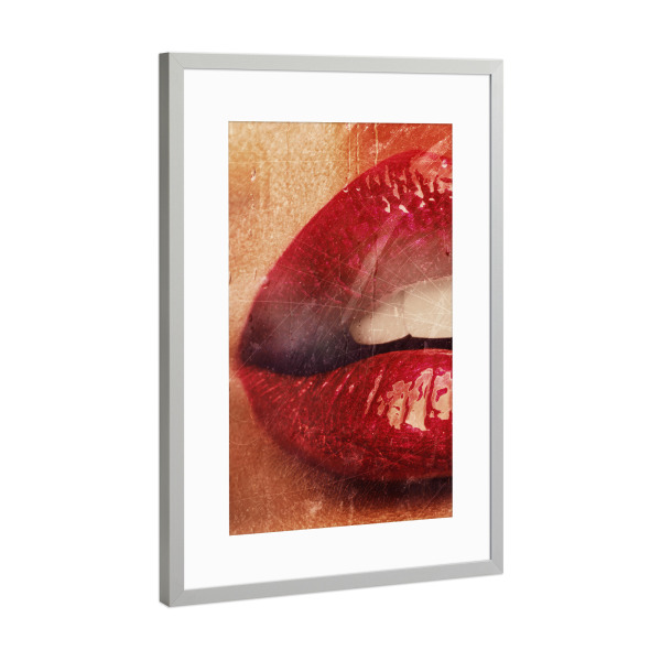 Poster mit Rahmen Silber "Red lips close up" artboxONE - Menschen