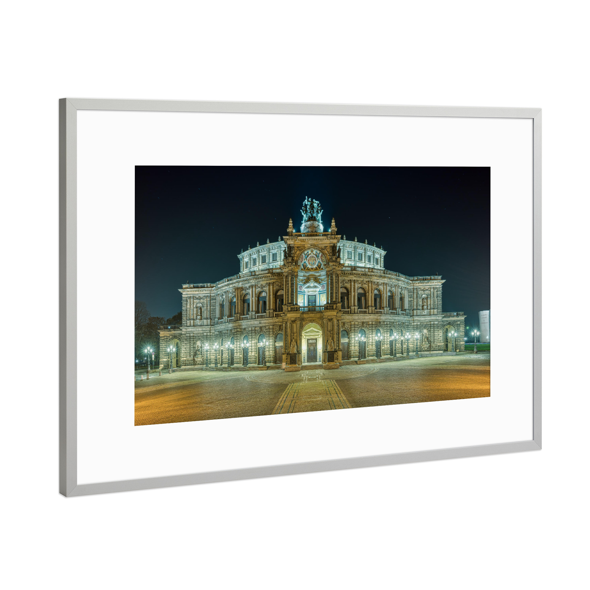 Poster mit Rahmen Silber "Semperoper in Dresden bei Nacht" artboxONE - Reise,Architektur,Städte / Dresden