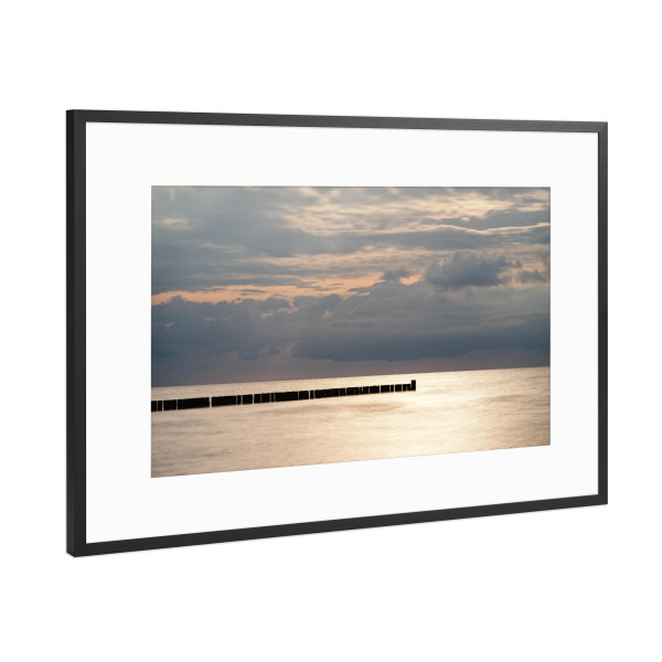 Poster mit Rahmen Schwarz (Metallic) "Küstenblick" artboxONE - Natur,Reise,Reise / Strand und Meer