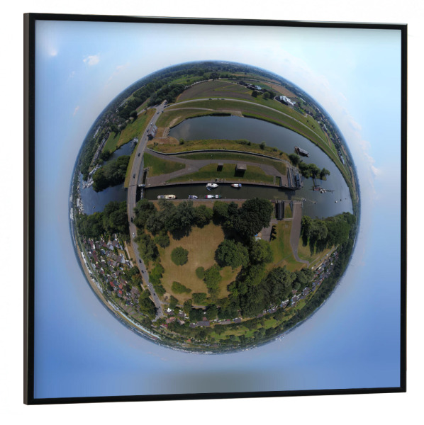 Poster mit schwarzem Rahmen 30x30 cm "Tatenberger Schleuse in Hamburg" artboxONE - Städte,Städte / Hamburg,Reise,Reise / Länder