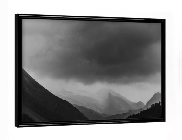 Poster mit schwarzem Rahmen "Verwolkt" artboxONE - Natur,Reise