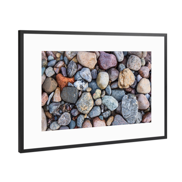 Poster mit Rahmen Schwarz (Metallic) "Steine am Strand" artboxONE - Natur,Reise,Reise / Strand und Meer