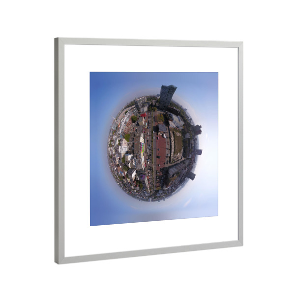 Poster mit Rahmen Silber "Reeperbahn, Tanzende Türme in HH" artboxONE - Städte,Städte / Hamburg,Reise,Architektur,Reise / Länder