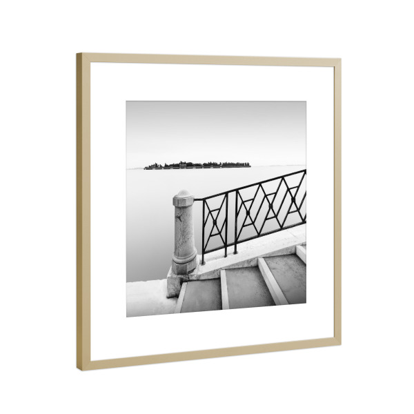 Poster mit Rahmen Gold "Cimitero di San Michele | Venedig" artboxONE - Reise,Schwarzweiß,Architektur,Reise / Strand und Meer,Städte / Venedig