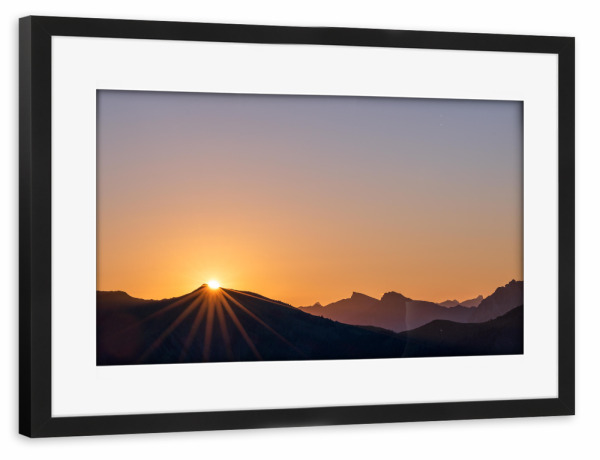 Poster mit Rahmen schwarz "Erste Sonnenstrahlen" artboxONE - Natur,Reise
