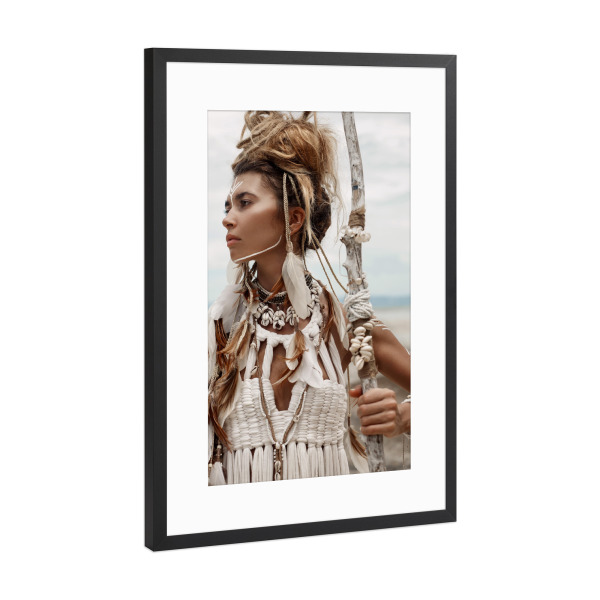 Poster mit Rahmen Schwarz (Metallic) "Warrior Princess Portrait" artboxONE - Natur,Reise,Menschen,Reise / Länder