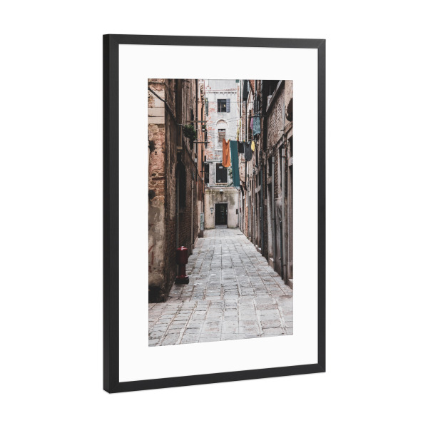 Poster mit Rahmen Schwarz (Metallic) "Alley in Venice" artboxONE - Architektur,Städte / Venedig,Reise / Länder