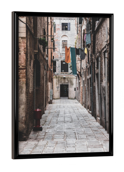 Poster mit schwarzem Rahmen "Alley in Venice" artboxONE - Architektur,Städte / Venedig,Reise / Länder