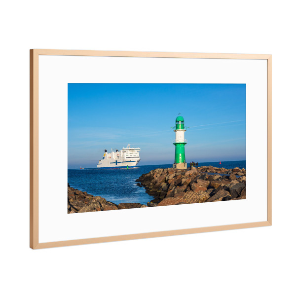 Poster mit Rahmen Kupfer "Mole und Fähre" artboxONE - Natur,Reise,Architektur,Reise / Strand und Meer